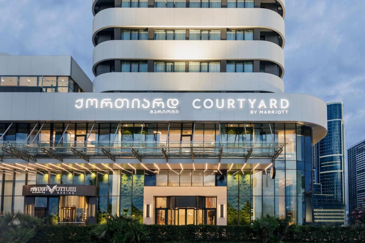 ホテル Courtyard By Marriott バトゥーミ エクステリア 写真