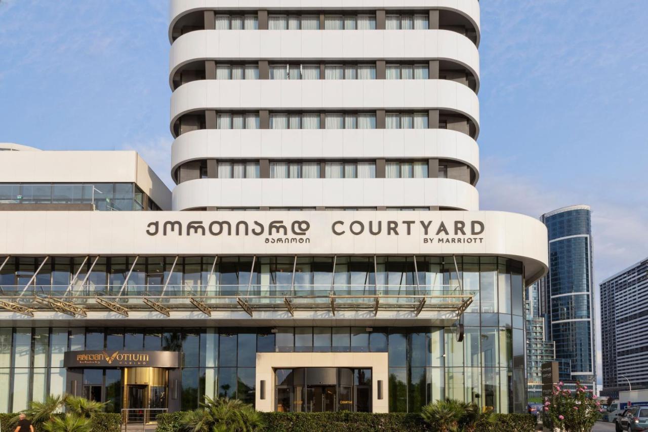 ホテル Courtyard By Marriott バトゥーミ エクステリア 写真